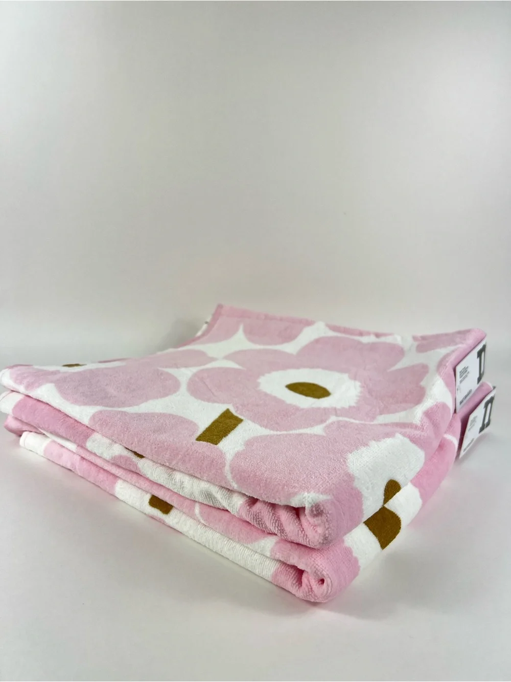Marimekko Bath Towels Pink White Unikko Floral Soft Cotton Velour 2 Pc NEW